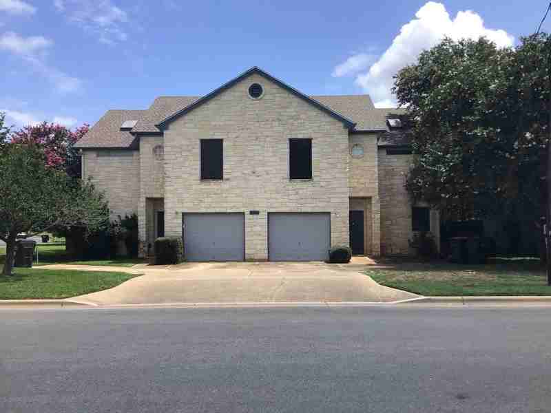 2913 Whisper Oaks Ln #B - Photo 2 of 15