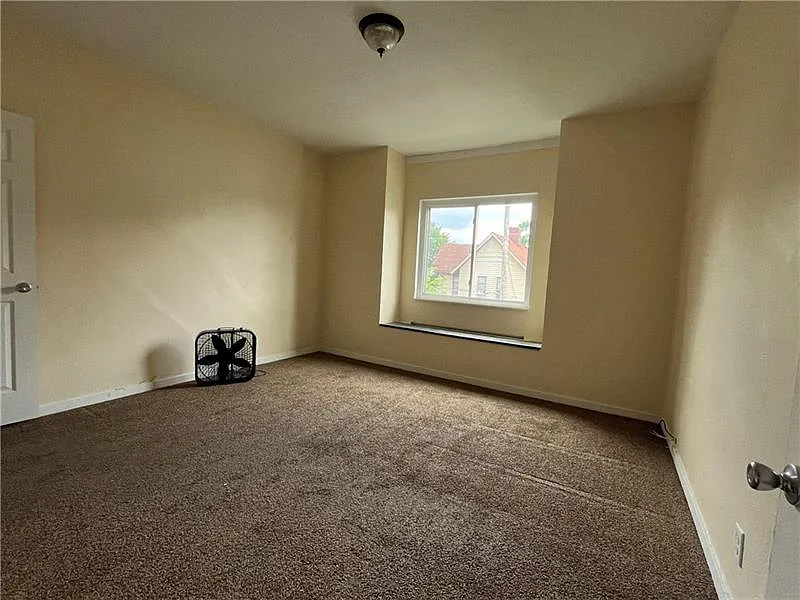 3929 Vinceton St - Photo 4 of 13