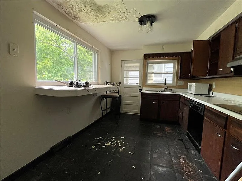 3929 Vinceton St - Photo 7 of 13