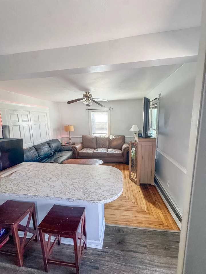 29 Russell Rd - Photo 3 of 18