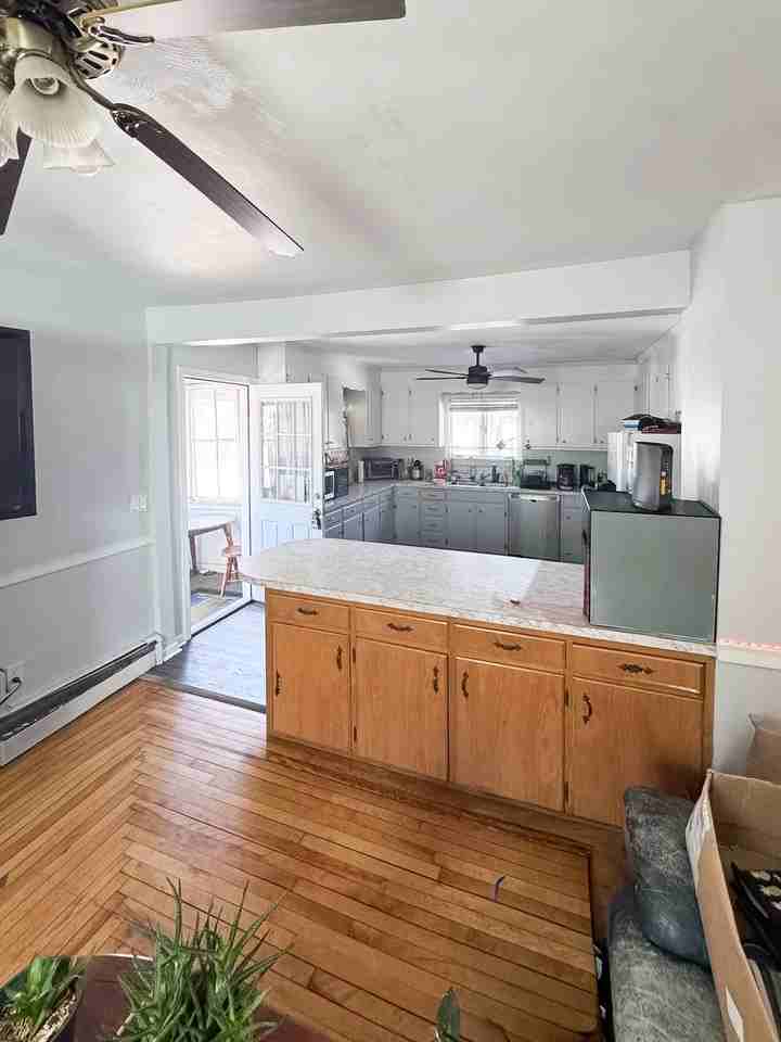 29 Russell Rd - Photo 4 of 18