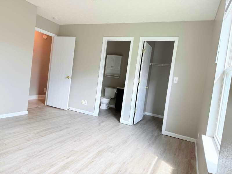 1327 Roundtable Dr - Photo 7 of 8