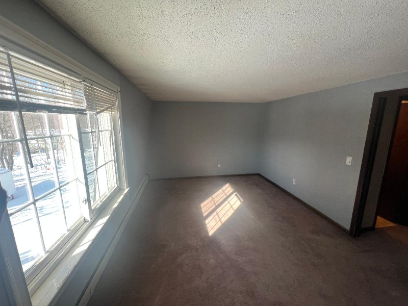 33 Glen Eagle Dr #33 - Photo 6 of 11