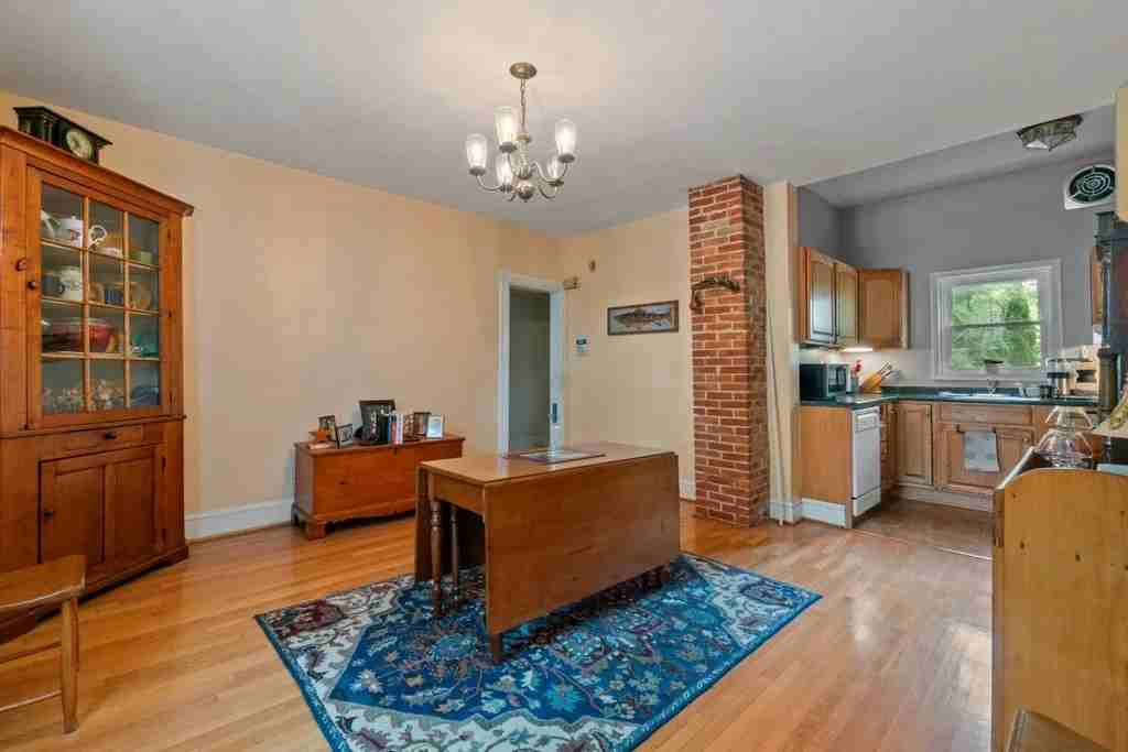 4600 Roland Ave #1 - Photo 4 of 8