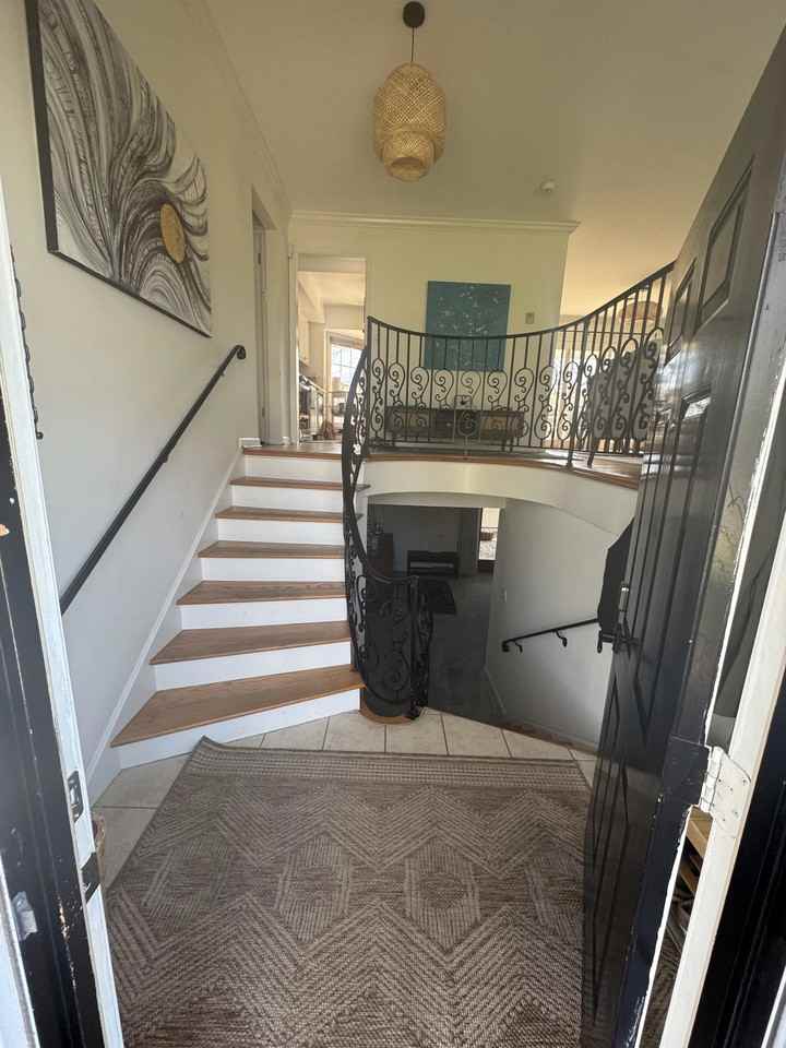 229 North St Ne - Photo 3 of 26