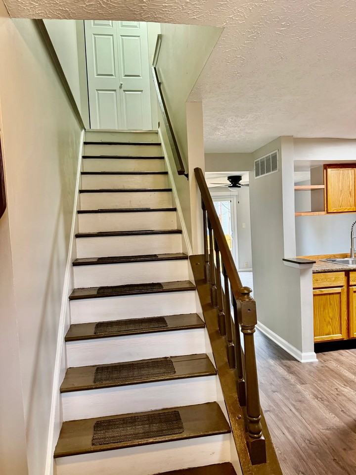 6813 Cross Key Dr - Photo 2 of 23