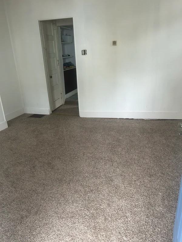 410 Oak St - Photo 5 of 10