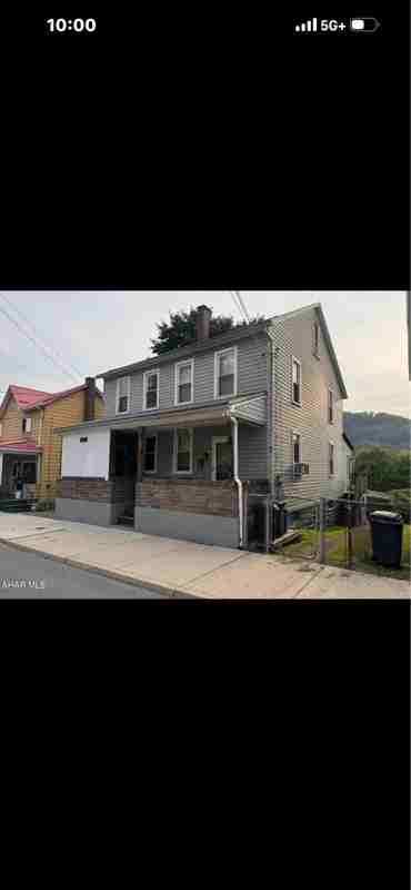 410 Oak St - Photo 6 of 10