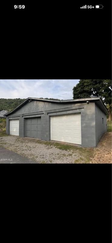 410 Oak St - Photo 7 of 10