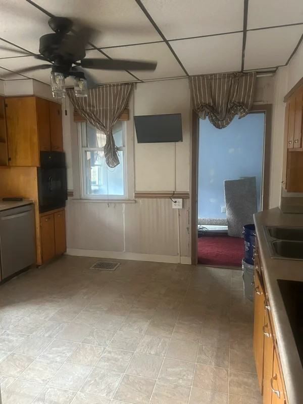 412 Oak St #1 - Photo 5 of 14