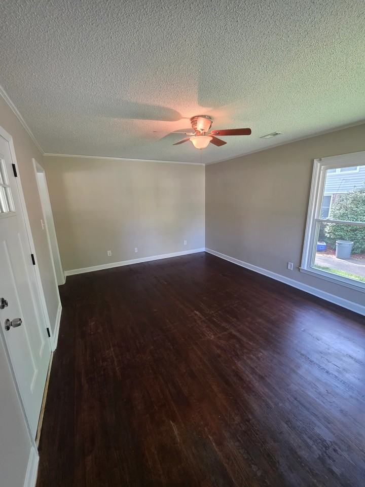 1311 Shannonhouse Dr - Photo 2 of 15