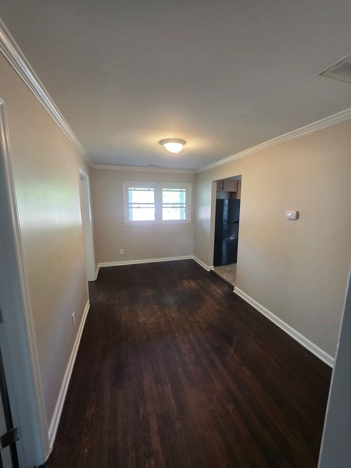 1311 Shannonhouse Dr - Photo 4 of 15