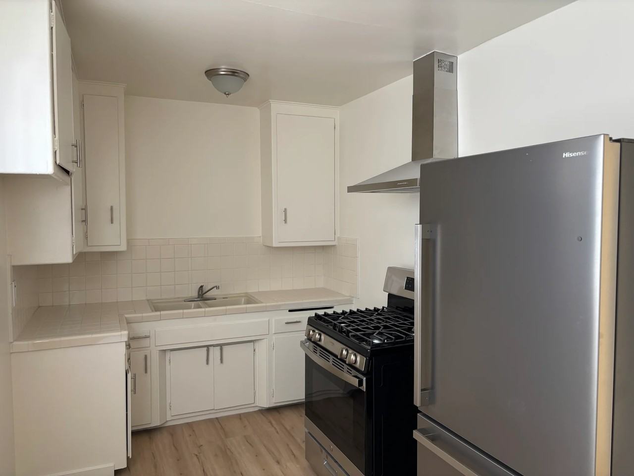 2815 Folsom St #1-2 - Photo 3 of 11