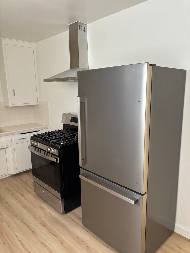 2815 Folsom St #1-2 - Photo 4 of 11