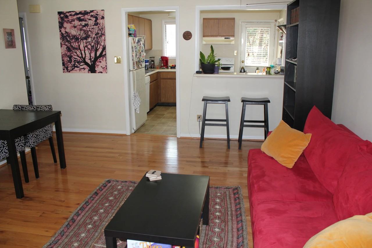 502 W Poplar Ave #1 - Photo 5 of 6