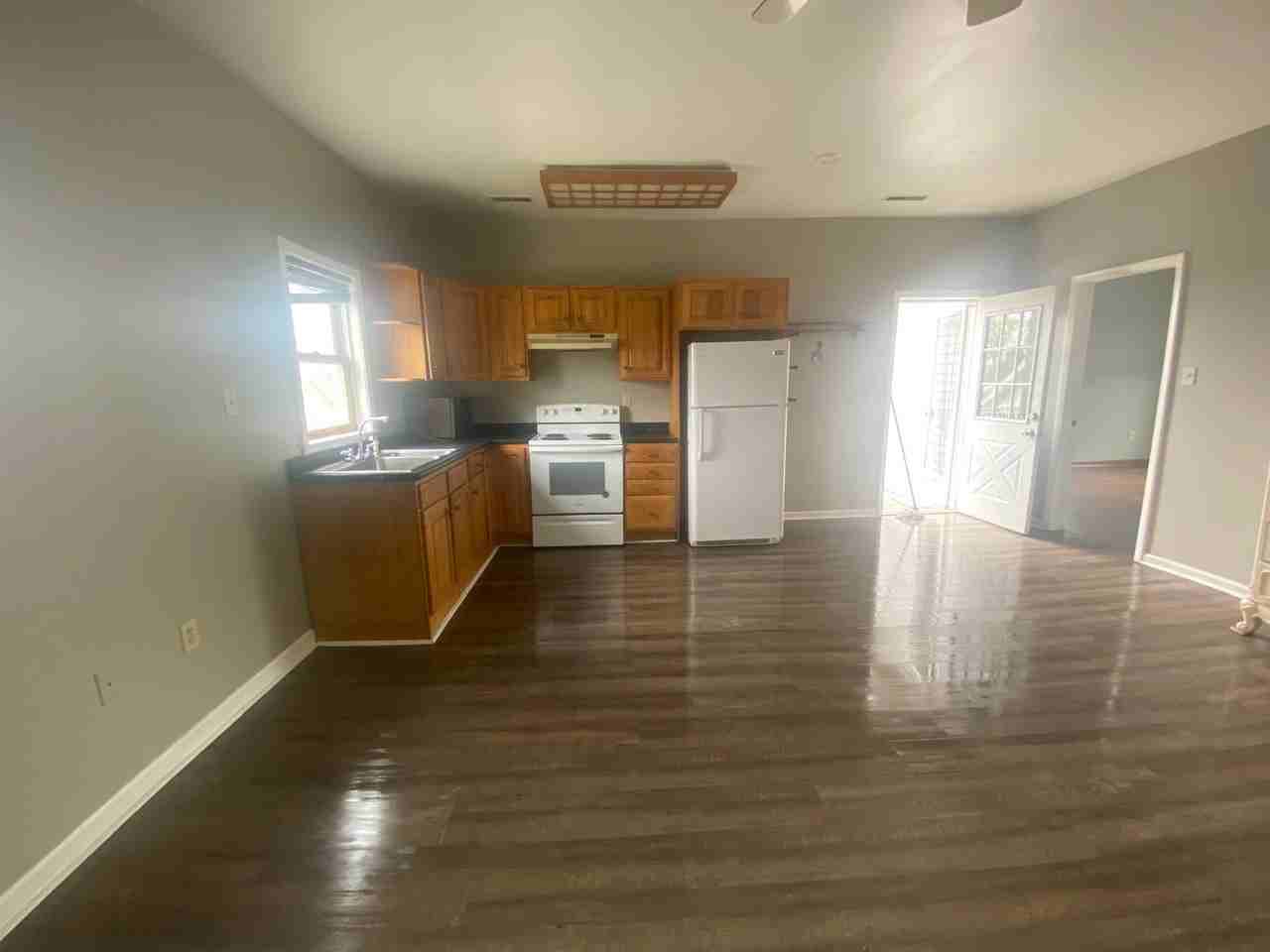 549 Virginia Avenue - Photo 6 of 17