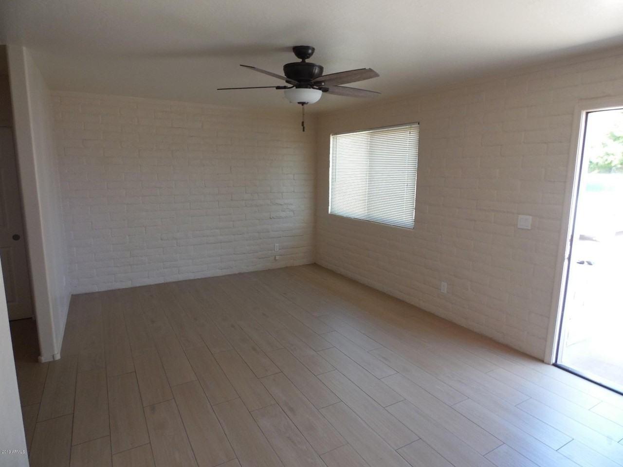 442 S Hobson - Photo 2 of 7