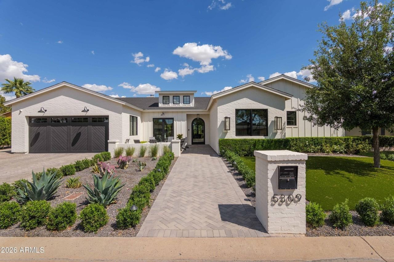 5309 N 33rd St - Photo 2 of 44