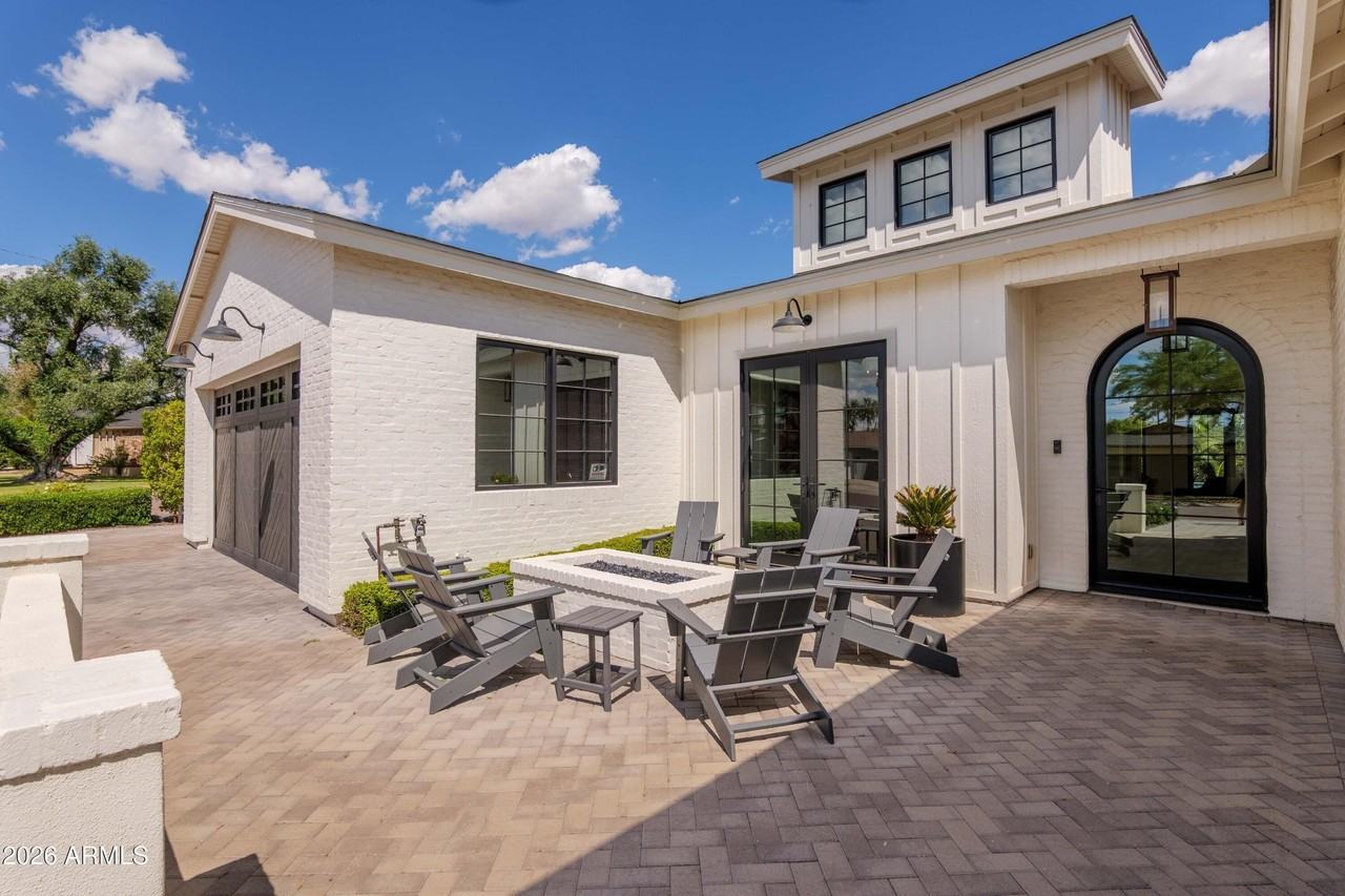 5309 N 33rd St - Photo 3 of 44