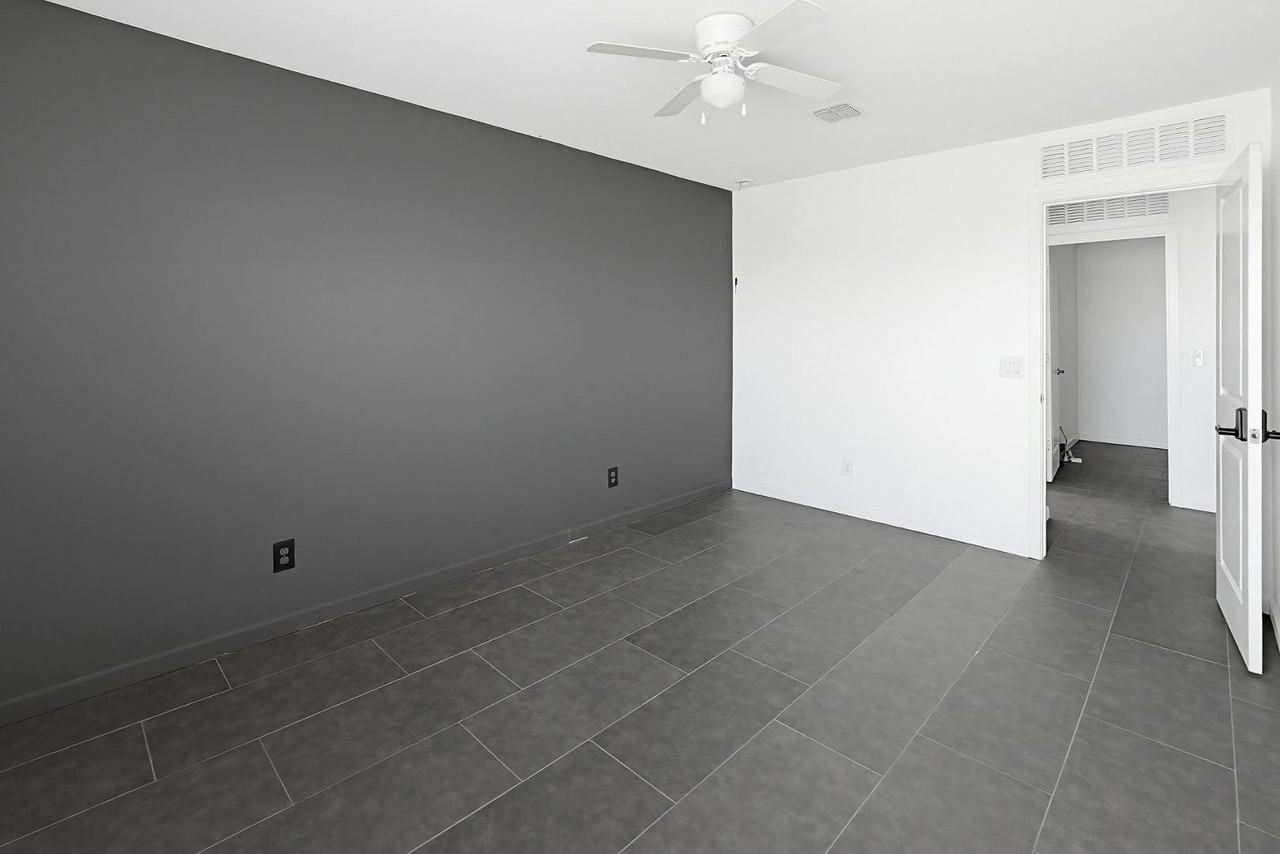 6815 W Encinas Ln - Photo 6 of 26