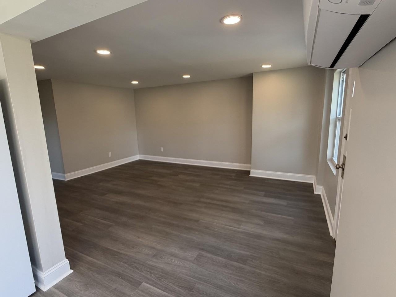 4454 University Dr - Photo 5 of 13