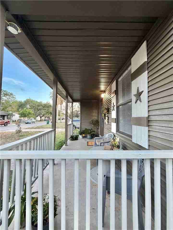 4321 Carlton St - Photo 2 of 17