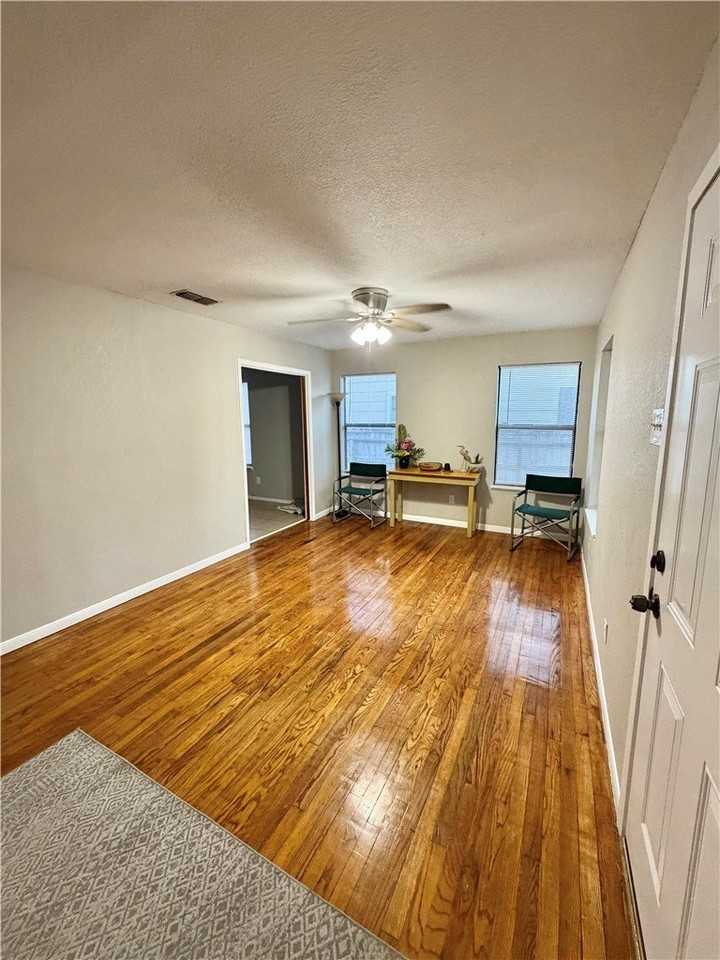 4321 Carlton St - Photo 3 of 17