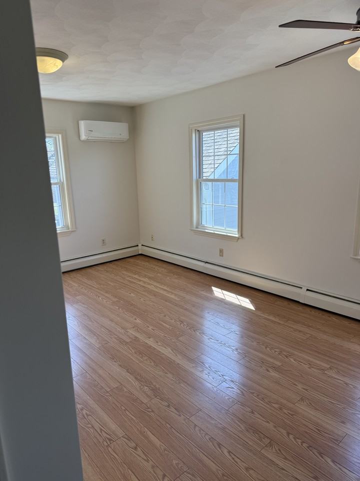 572 Main St #3 - Photo 4 of 15