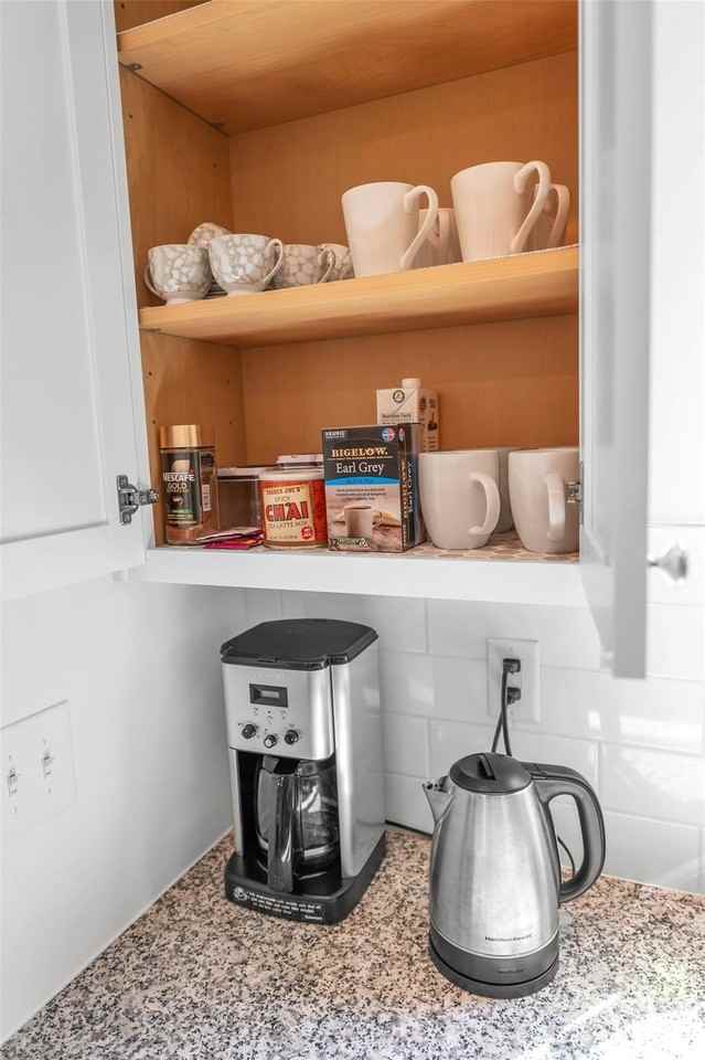 1940 Highland Park Dr - Photo 5 of 30