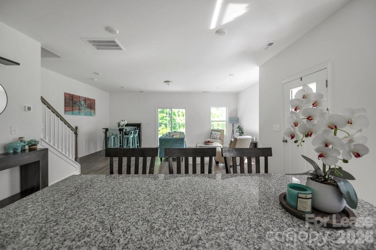 1940 Highland Park Dr - Photo 7 of 30