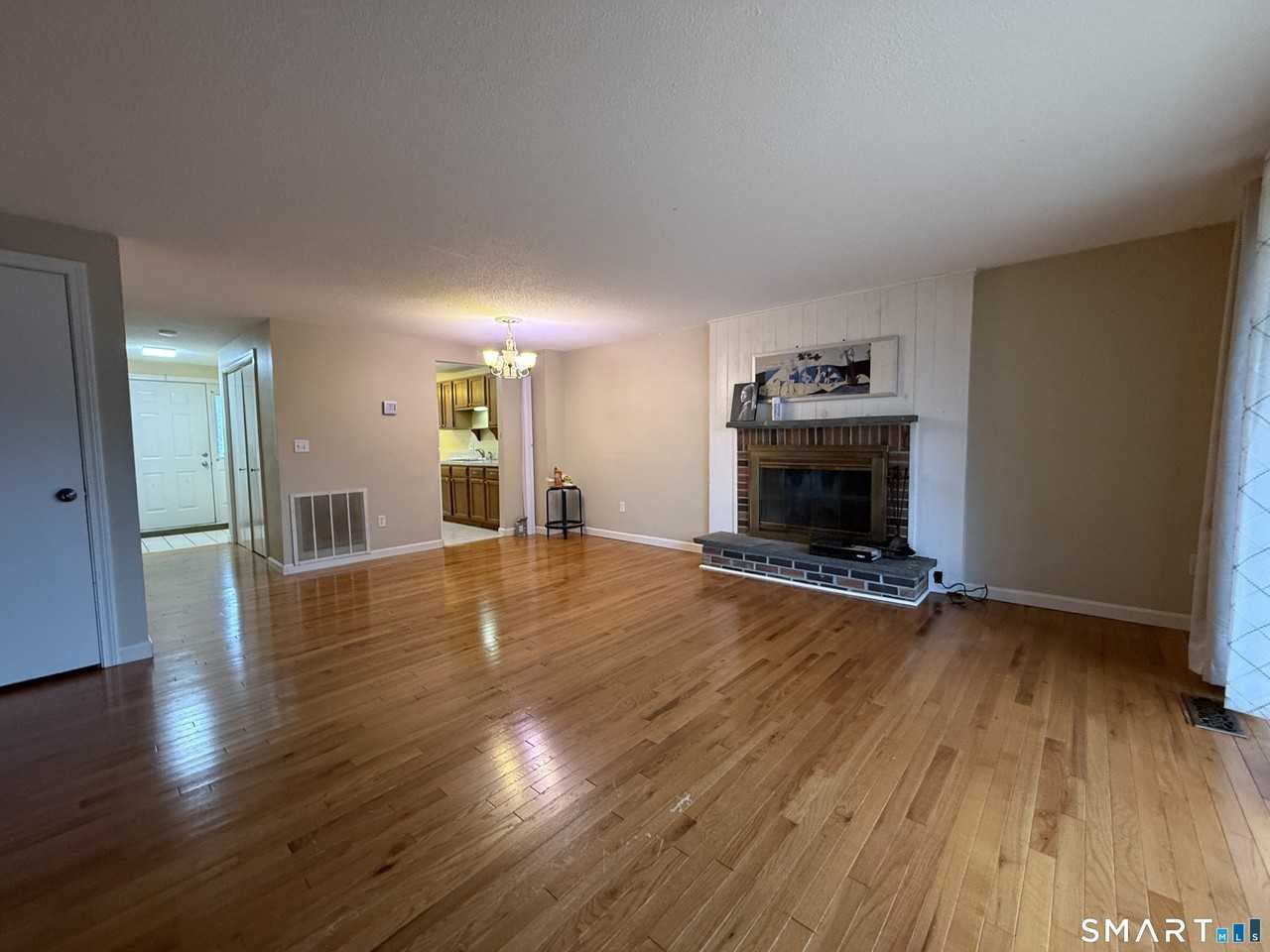 32 Upper Pattagansett Rd Unit 25 - Photo 6 of 15