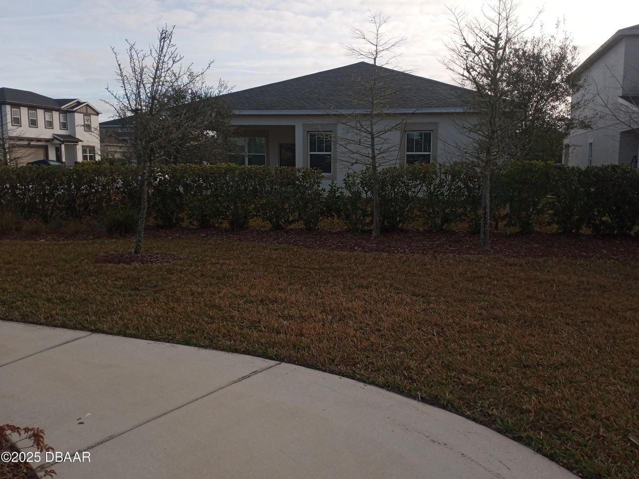 5400 Hutchinson St - Photo 3 of 14