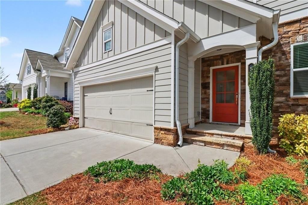 545 Cresentry Brk - Photo 4 of 32