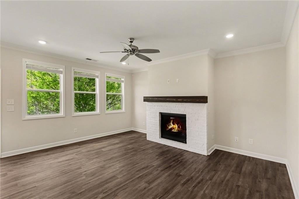 545 Cresentry Brk - Photo 6 of 32