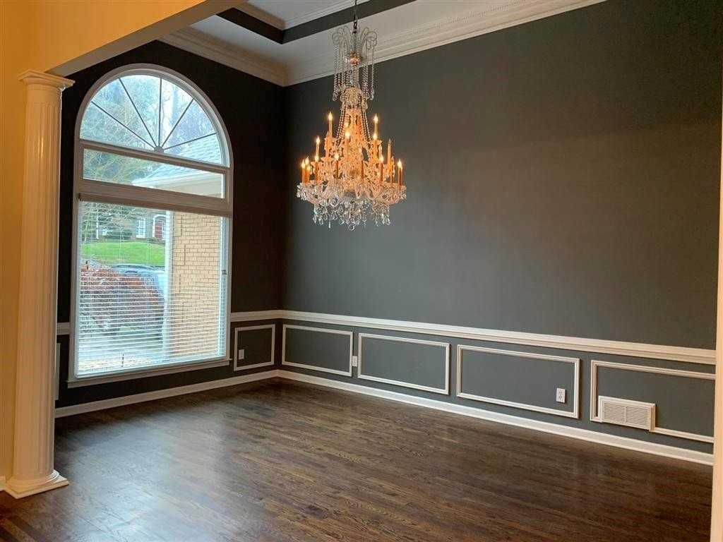 930 Richmond Hill Dr - Photo 5 of 46