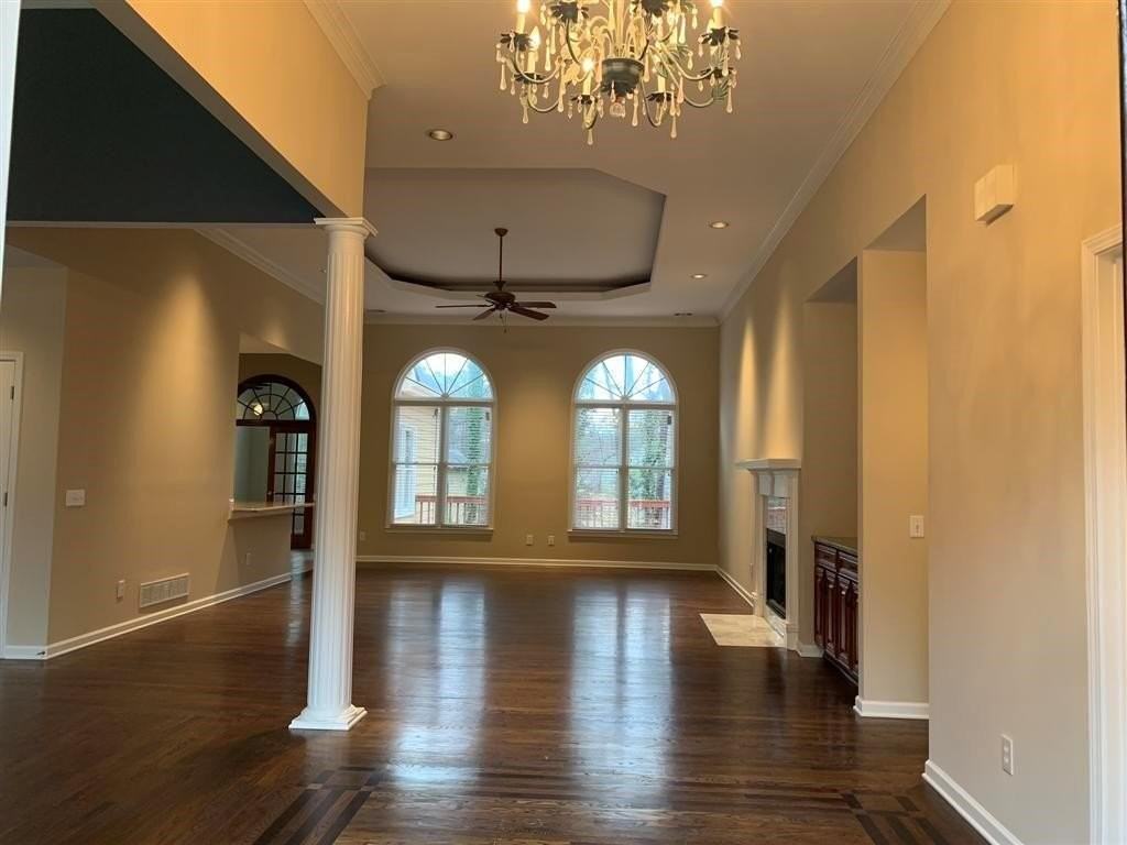 930 Richmond Hill Dr - Photo 6 of 46