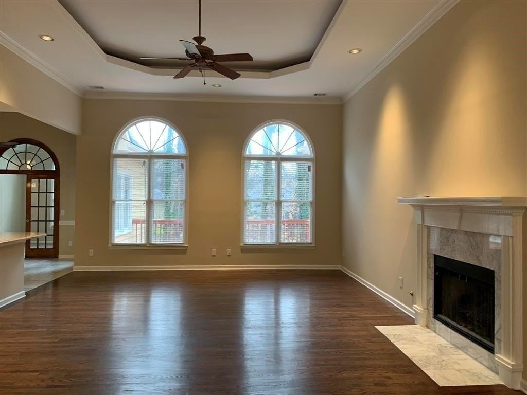 930 Richmond Hill Dr - Photo 7 of 46