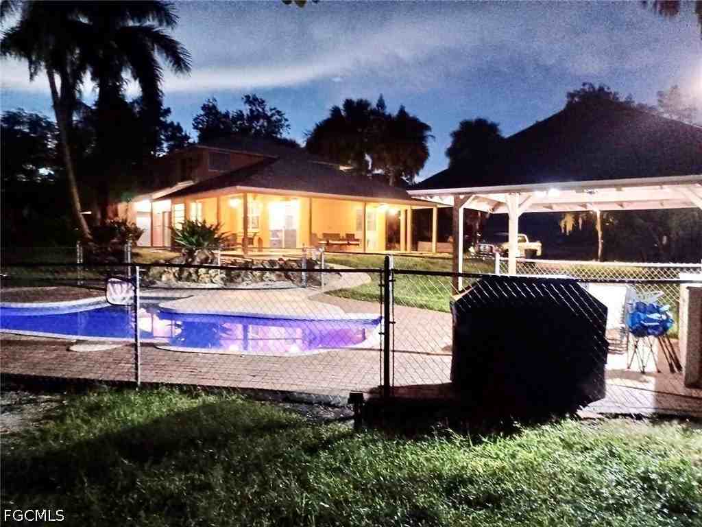 740 19th St Sw - Photo 7 of 35