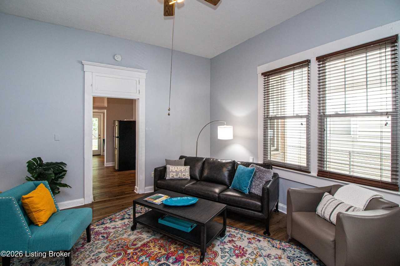 1825 Frankfort Ave - Photo 3 of 32