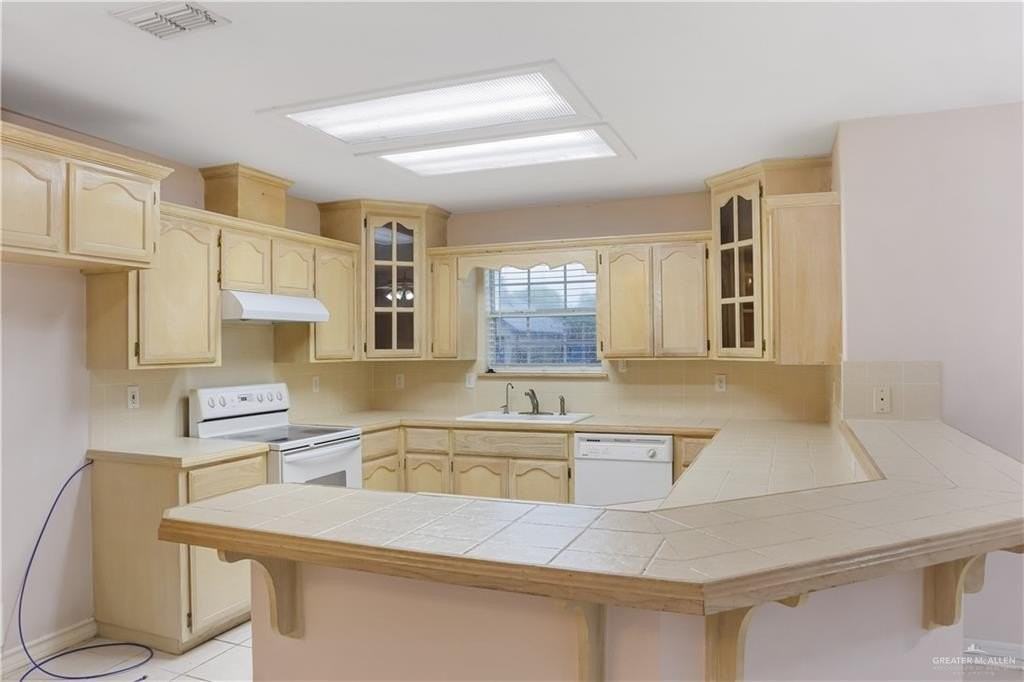 2212 Lilly Cove Dr - Photo 5 of 23