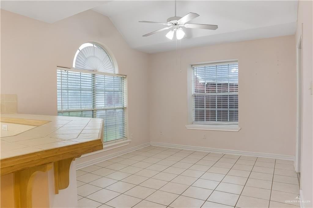2212 Lilly Cove Dr - Photo 6 of 23
