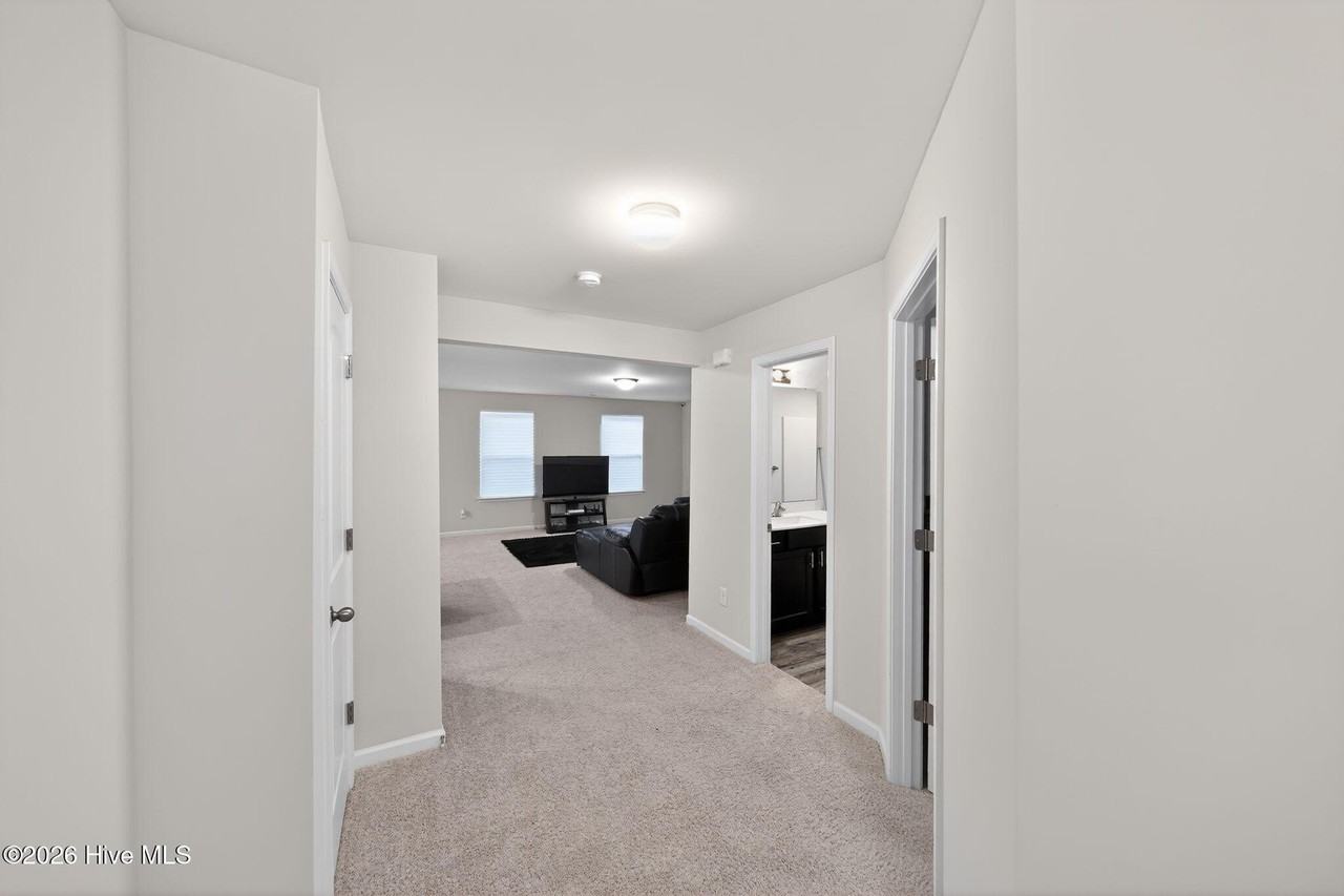 1309 Waterloo Dr - Photo 5 of 32