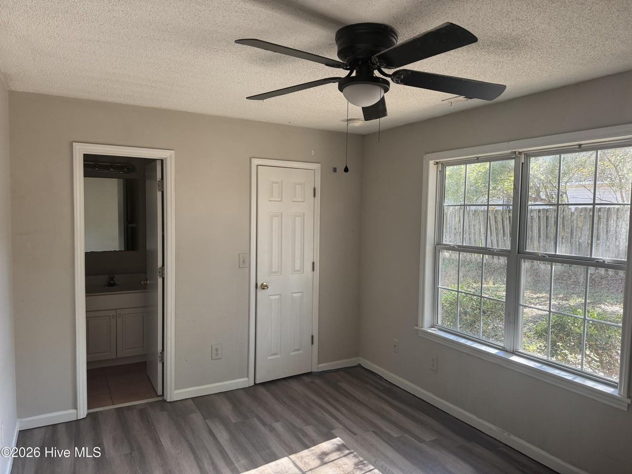 112 Avondale Ave Unit B - Photo 3 of 7