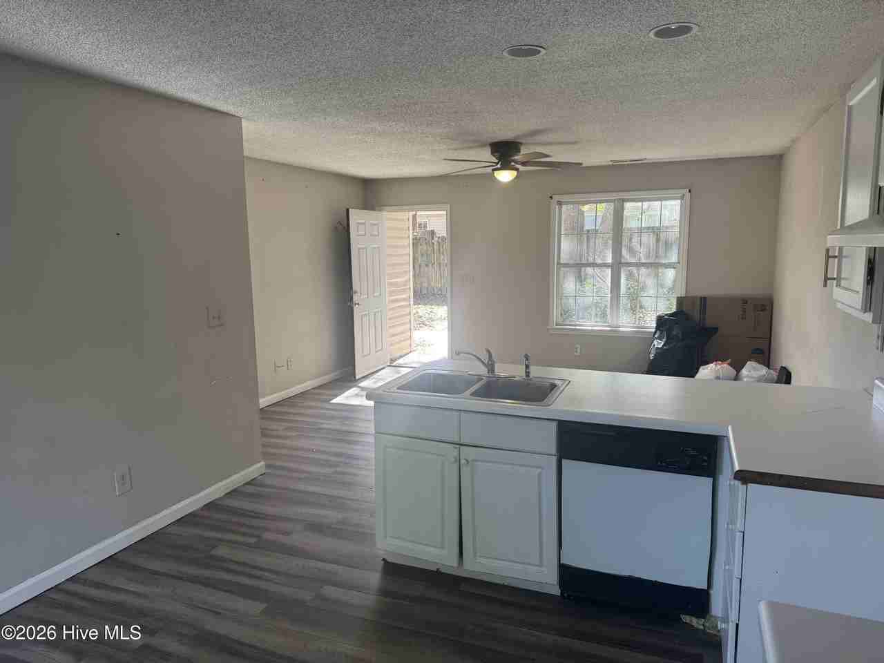 112 Avondale Ave Unit B - Photo 5 of 7