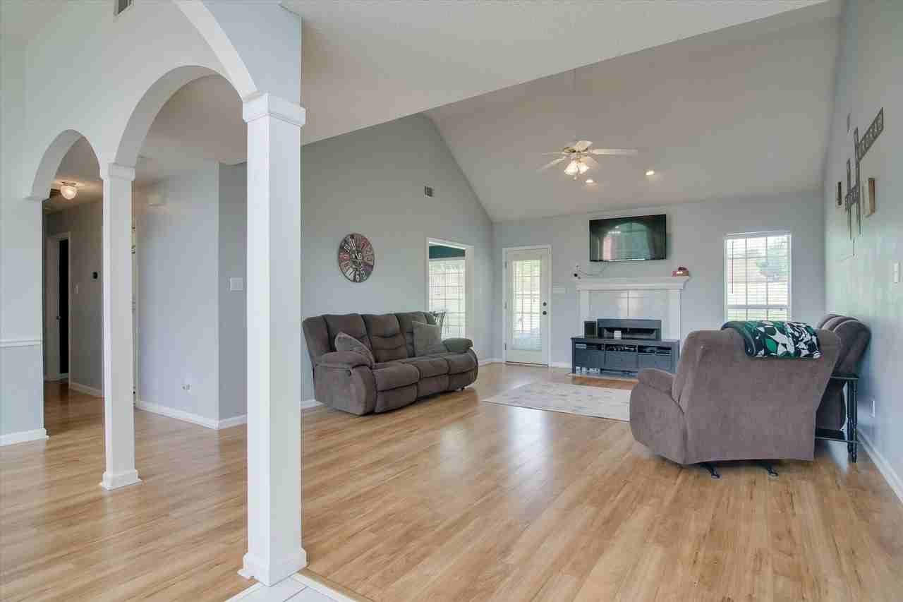 2515 Winterville Dr - Photo 4 of 30