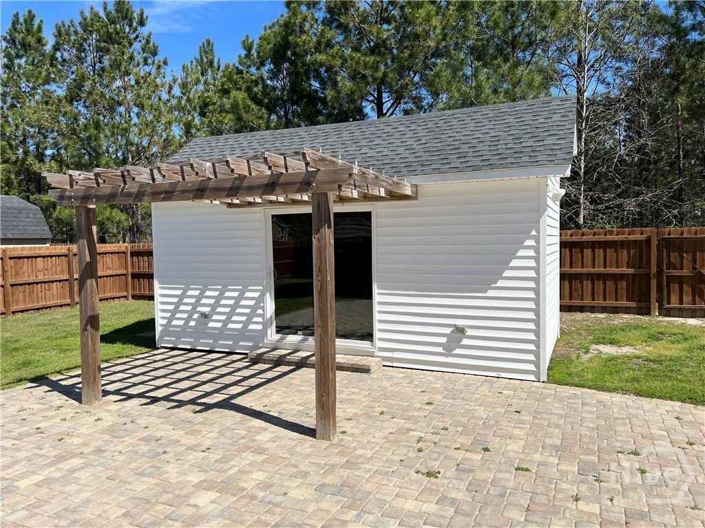 604 Majestic Dr - Photo 4 of 42