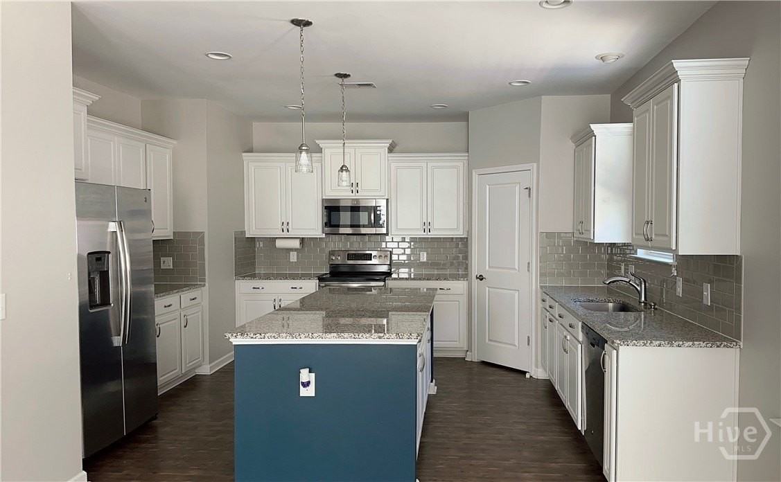 604 Majestic Dr - Photo 5 of 42