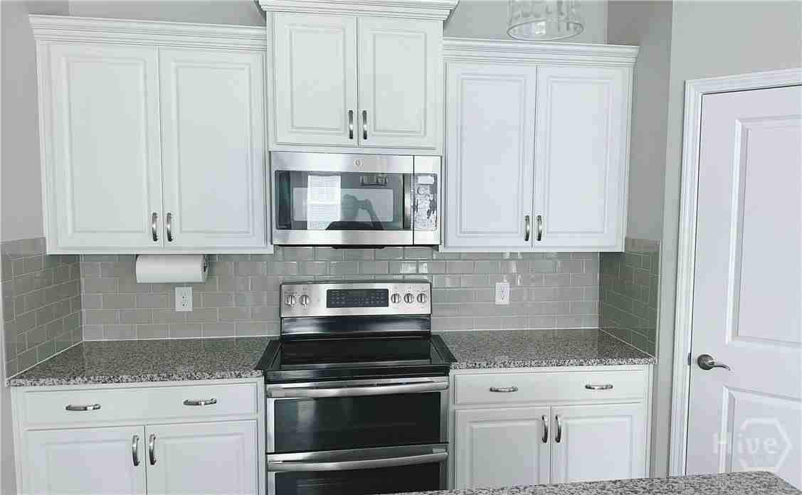 604 Majestic Dr - Photo 7 of 42