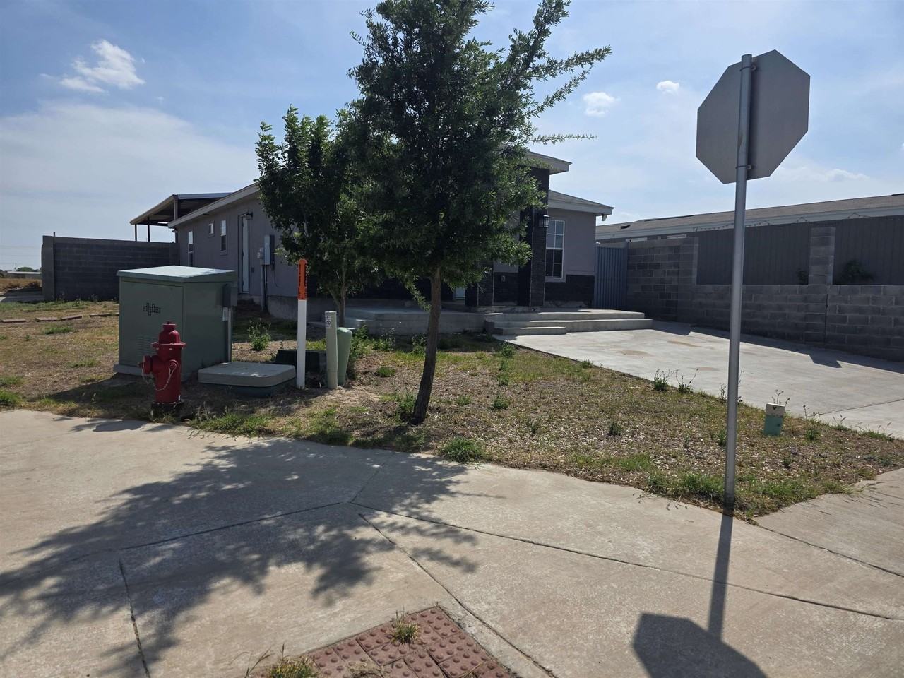 621 Bluebeard Ct - Photo 2 of 12