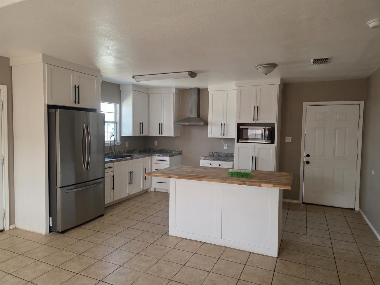 621 Bluebeard Ct - Photo 4 of 12